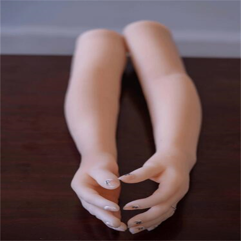 Body Jewelry Plus - Maniquí de mano femenino de Gel